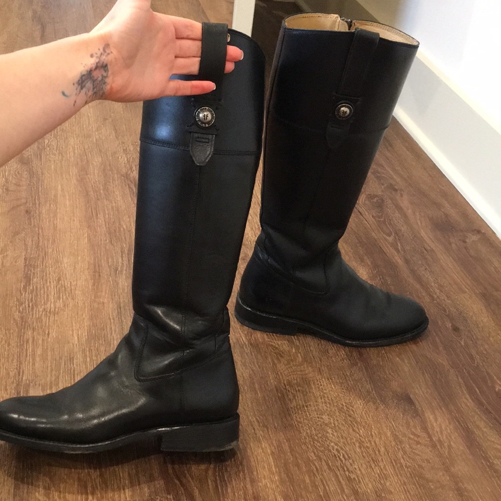 Black zip Frye boots 6 VGUC